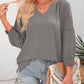 🔥Letzter Tag: 60% Rabatt!⏰👚Damen 3/4 Laterne Ärmel Casual V-Ausschnitt T-Shirts plizierte lose Hohlbluse