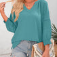 🔥Letzter Tag: 60% Rabatt!⏰👚Damen 3/4 Laterne Ärmel Casual V-Ausschnitt T-Shirts plizierte lose Hohlbluse